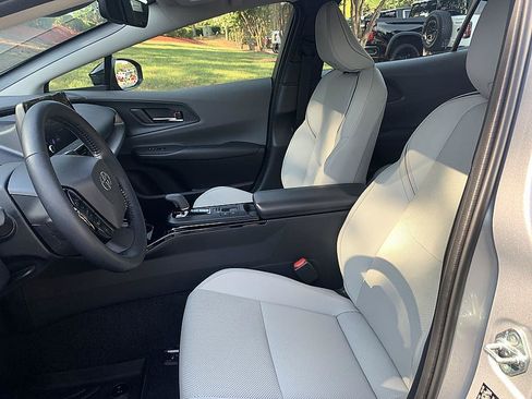 Certified 2026 Toyota Prius XLE FWD image 10