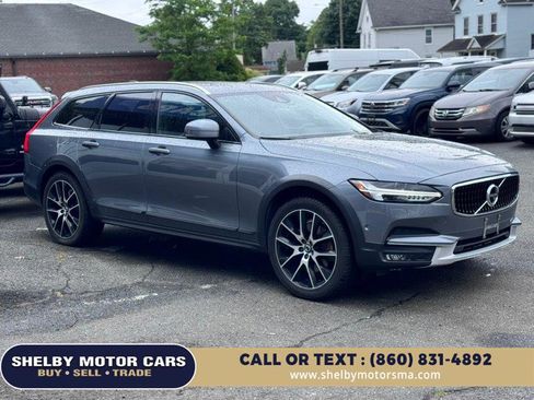 Used 2018 Volvo V90 T6 Cross Country w/ Convenience Package AWD/4WD image 3