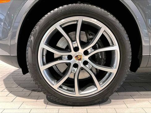 Used 2023 Porsche Cayenne image 14
