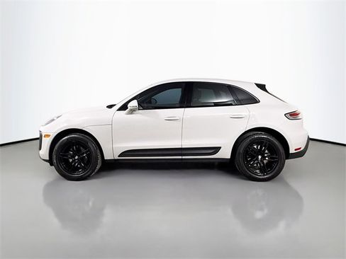 Used 2024 Porsche Macan image 8