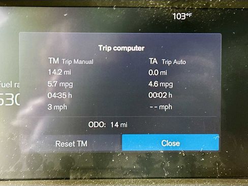 Used 2025 Volvo XC40 B5 Core w/ Climate Package image 12