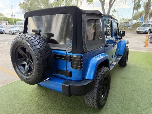 Used 2016 Jeep Wrangler Unlimited Sahara w/ Connectivity Group AWD/4WD image 6