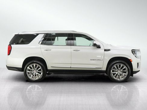 Used 2024 GMC Yukon Denali w/ Advanced Technology Package AWD/4WD image 7