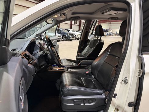 Used 2017 Honda Pilot Touring image 14
