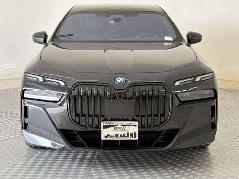 Certified 2023 BMW i7 xDrive60 AWD/4WD image 6