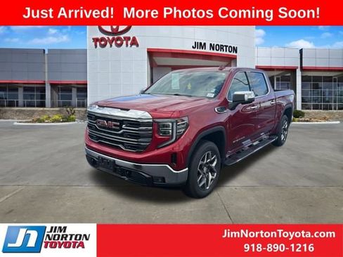 Used 2023 GMC Sierra 1500 SLT w/ SLT Premium Package image 2