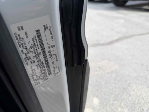 Used 2018 Ford Transit 350 XLT image 34