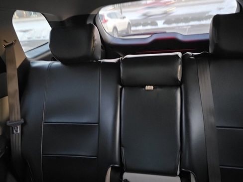 Used 2017 Hyundai Santa Fe SE image 11