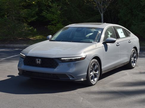 New 2025 Honda Accord EX-L image 3