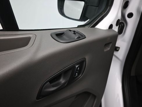 Used 2023 Ford Transit 350 XLT image 10