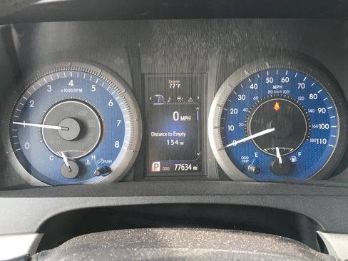 Used 2020 Toyota Sienna LE w/ Carpet Mat Package FWD image 2