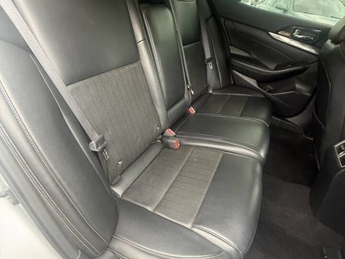 Used 2020 Nissan Maxima 3.5 SV w/ Floor Mat Group FWD image 15