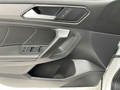 Certified 2022 Volkswagen Tiguan SE w/ Panoramic Sunroof Package image 14