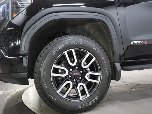 Used 2025 GMC Sierra 1500 AT4 w/ AT4 Premium Package image 30