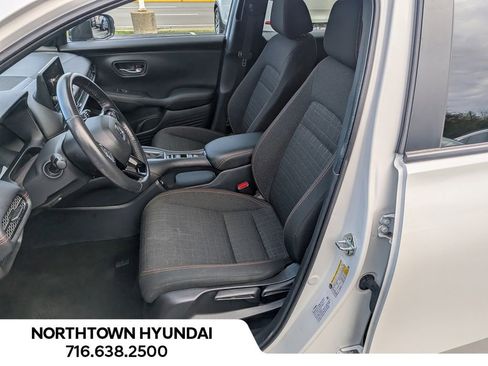 Used 2023 Honda HR-V Sport image 8