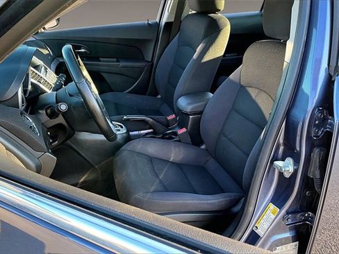 Used 2014 Chevrolet Cruze LT image 19