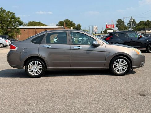 Used 2010 Ford Focus SEL FWD image 11