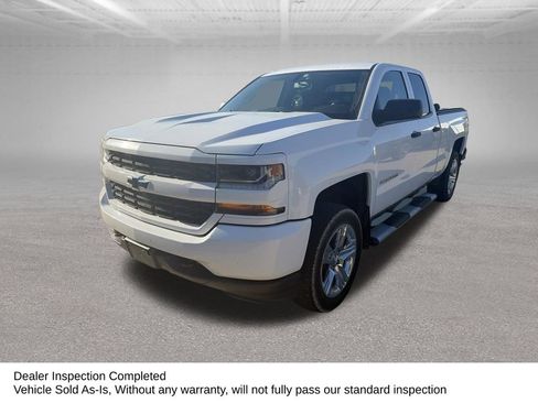 Used 2016 Chevrolet Silverado 1500 Custom w/ Custom Convenience Package AWD/4WD image 3