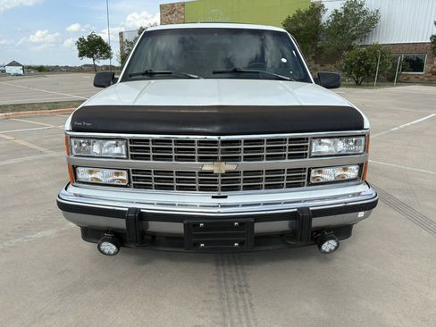 Used 1993 Chevrolet Suburban 2WD image 8