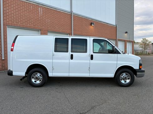 Used 2016 GMC Savana 2500 RWD image 7