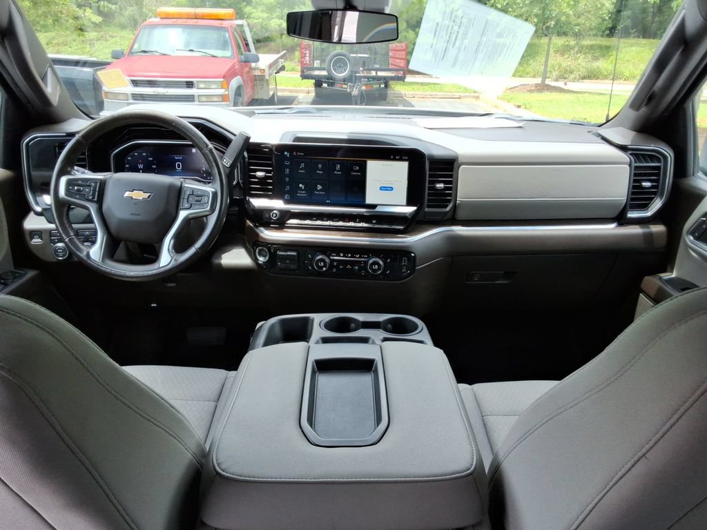 Used 2022 Chevrolet Silverado 1500 LT w/ Protection Package AWD/4WD image 20