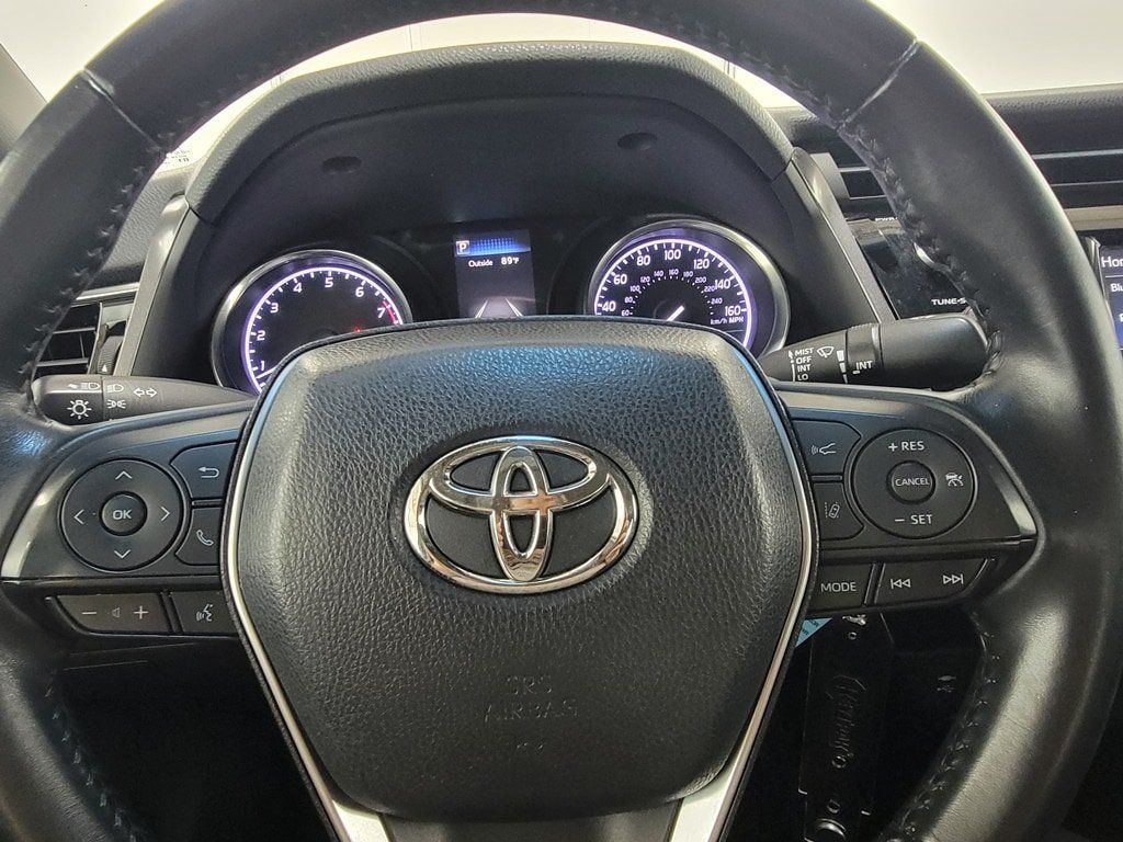 Used 2018 Toyota Camry SE FWD image 19