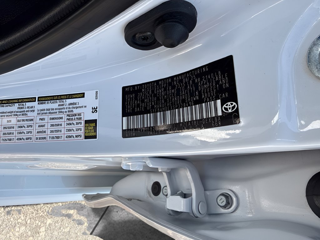 Used 2025 Toyota Corolla LE w/ Convenience Package FWD image 30
