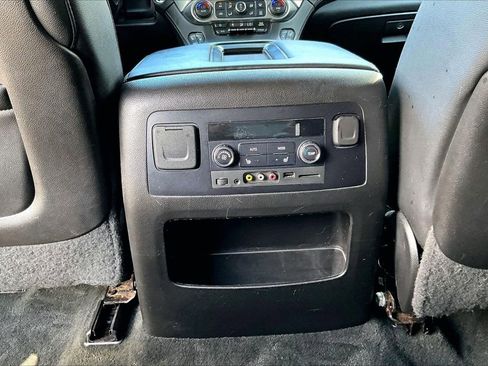 Used 2015 Chevrolet Suburban LTZ image 17
