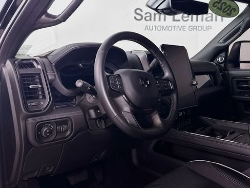 Used 2025 RAM 2500 Limited AWD/4WD image 9