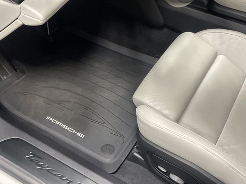 Used 2021 Porsche Taycan Turbo image 17