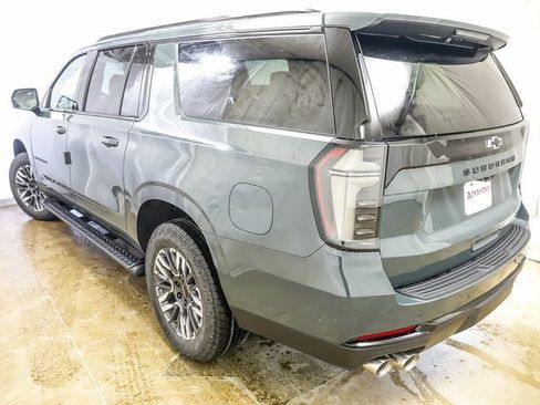 New 2026 Chevrolet Suburban Z71 w/ Z71 Off-Road Package image 7