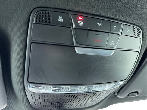 Used 2021 Mercedes-Benz GLC 300 image 35