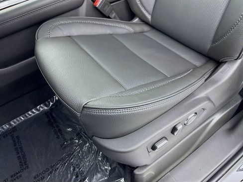 New 2026 GMC Yukon Denali w/ Sun & Power Step Package image 19