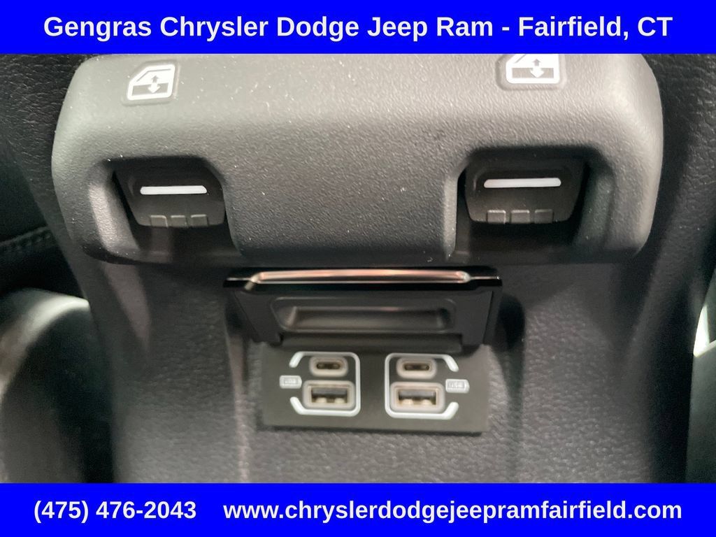 Used 2023 Jeep Wrangler Unlimited Sahara w/ Cold Weather Group AWD/4WD image 28