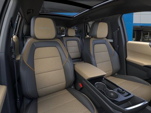 New 2026 Chevrolet Equinox ACTIV AWD/4WD image 16