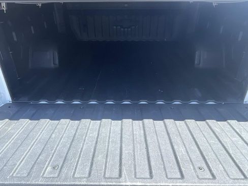 Used 2021 Chevrolet Silverado 1500 LT AWD/4WD image 11