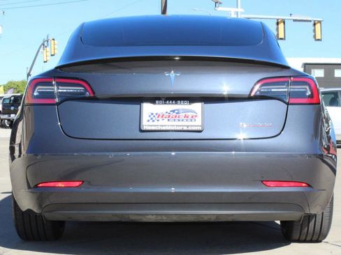 Used 2021 Tesla Model 3 Performance image 30
