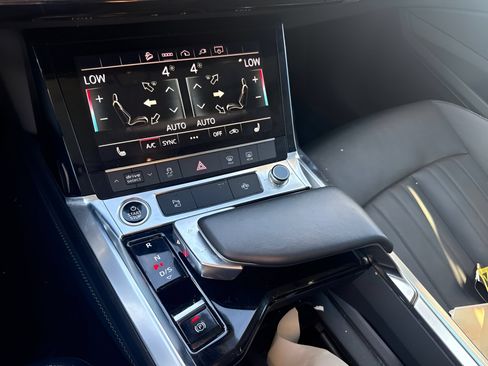 Used 2022 Audi e-tron Premium w/ Convenience Plus Package AWD/4WD image 24