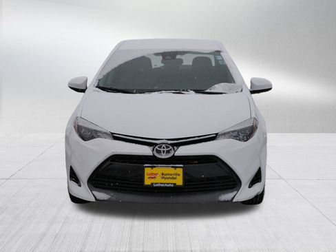 Used 2018 Toyota Corolla LE image 2