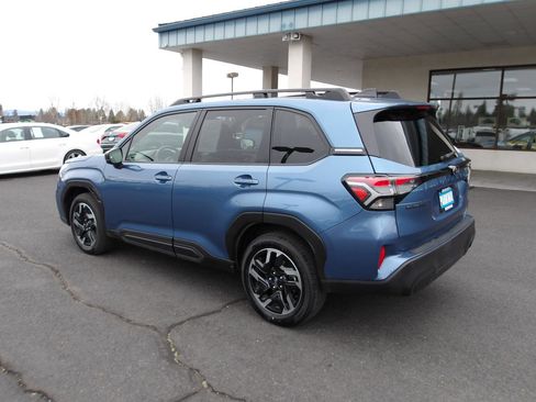 Used 2025 Subaru Forester Limited w/ Popular Package #1 image 3