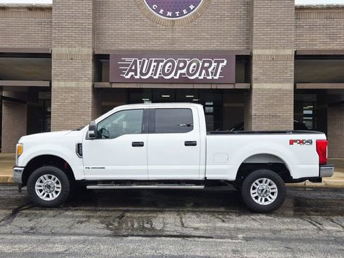 Used 2017 Ford F250 XLT w/ XLT Value Package image 5