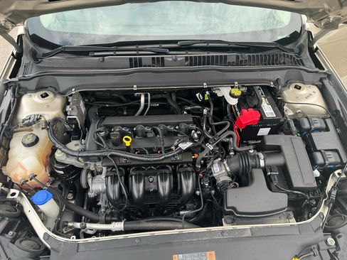 Used 2018 Ford Fusion S w/ Equipment Group 101A image 32