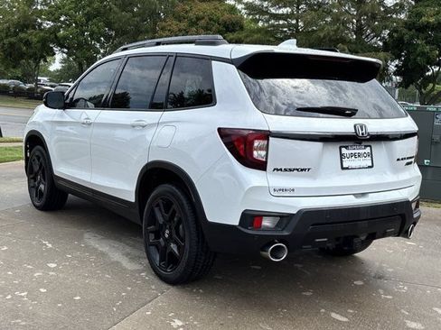 Used 2025 Honda Passport Black Edition image 12