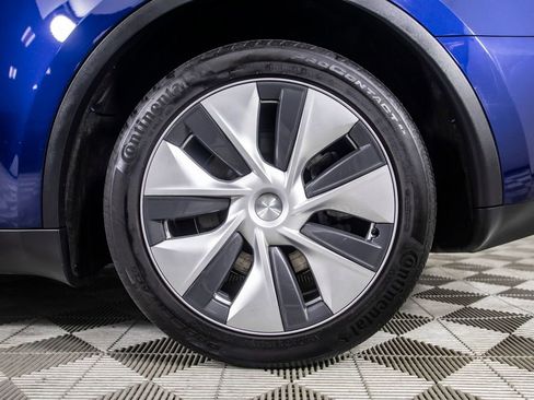 Used 2024 Tesla Model Y Long Range AWD/4WD image 34