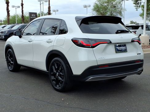 Used 2024 Honda HR-V Sport image 3
