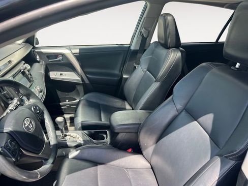 Used 2015 Toyota RAV4 Limited w/ Technology Package AWD/4WD image 9