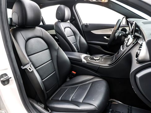 Used 2021 Mercedes-Benz C 300 Sedan image 7