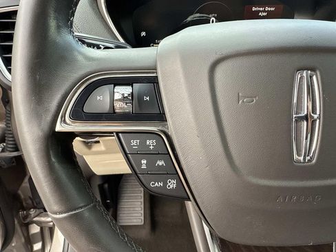 Used 2019 Lincoln Nautilus Reserve image 30