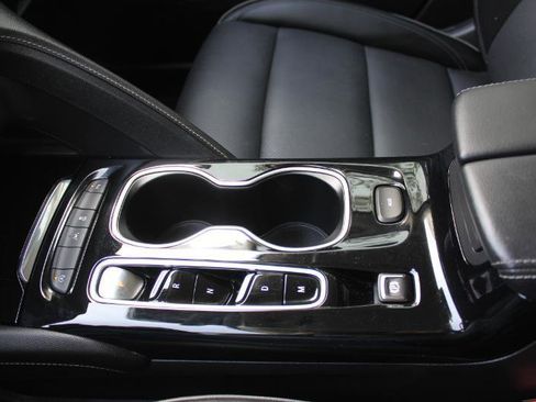 Used 2023 Buick Envision Essence FWD image 37