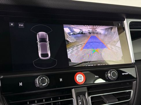 New 2026 Porsche Macan image 27